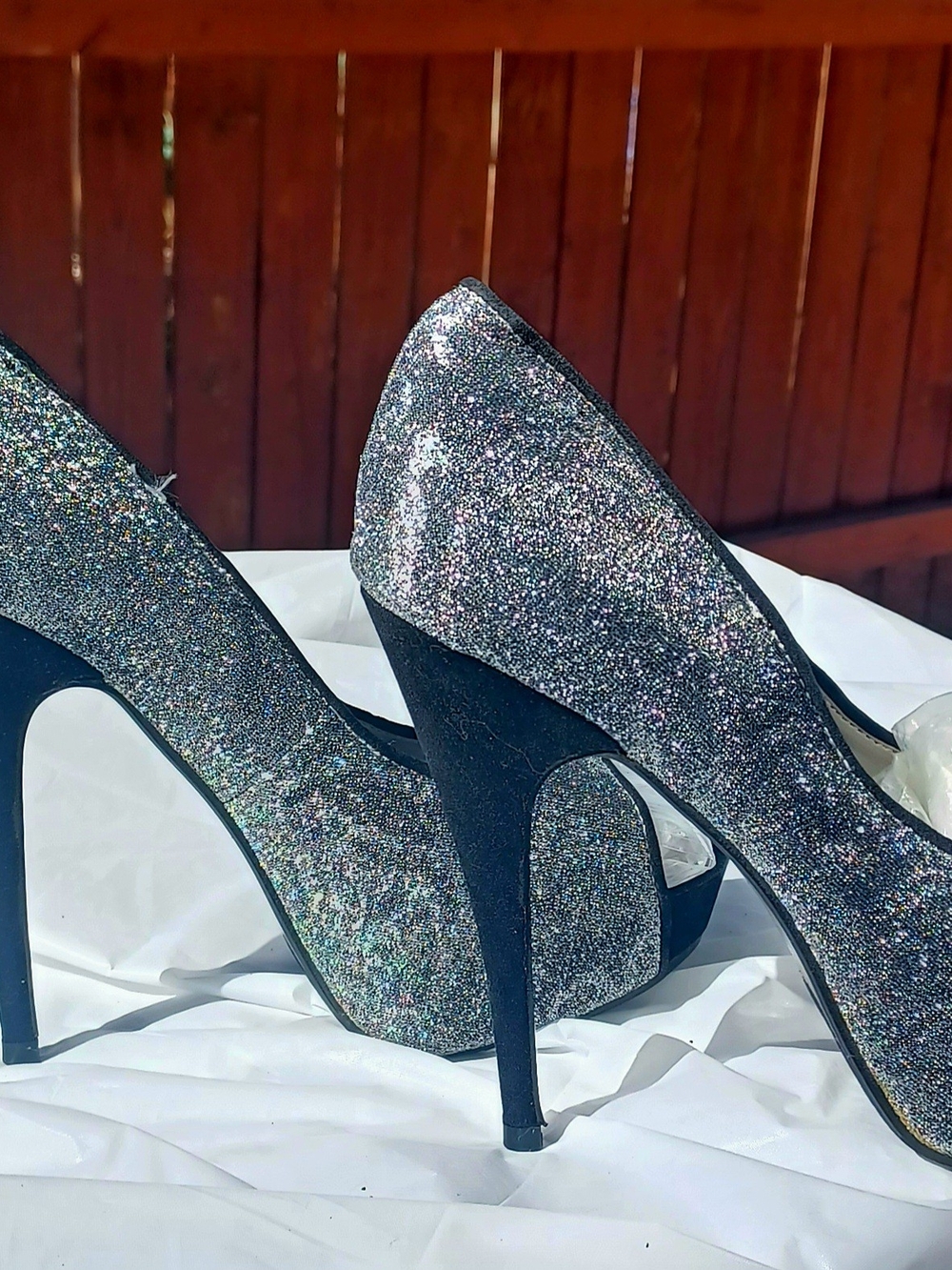 Forever 21 Women's Black and Silver